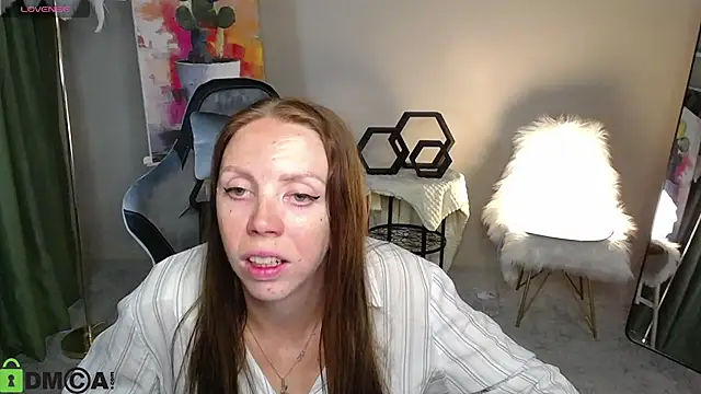 EmilyStevart online show from August 5, 2026, 8:06 am