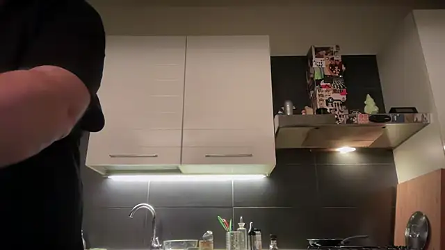 Snapshot of theitalianbear chatting on November 6, 2025, 4:13 am theitalianbear online show from November 6, 2025, 4:13 am