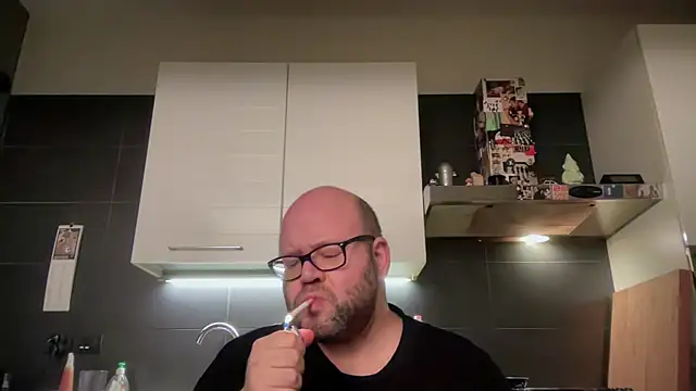 Snapshot of theitalianbear chatting on November 7, 2025, 3:28 am theitalianbear online show from November 7, 2025, 3:28 am