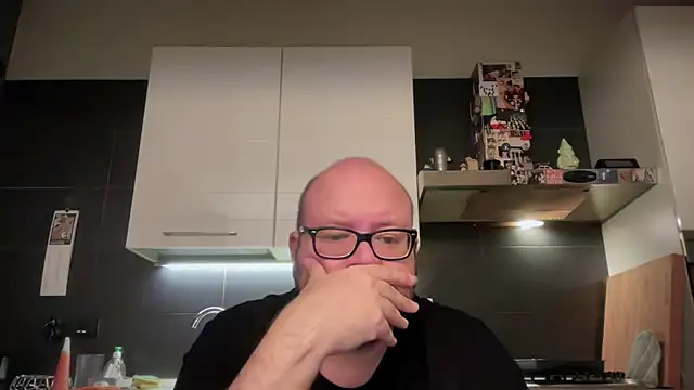 Snapshot of theitalianbear chatting on November 8, 2025, 3:50 am theitalianbear online show from November 8, 2025, 3:50 am