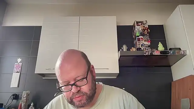 theitalianbear online show from April 18, 2026, 6:50 am