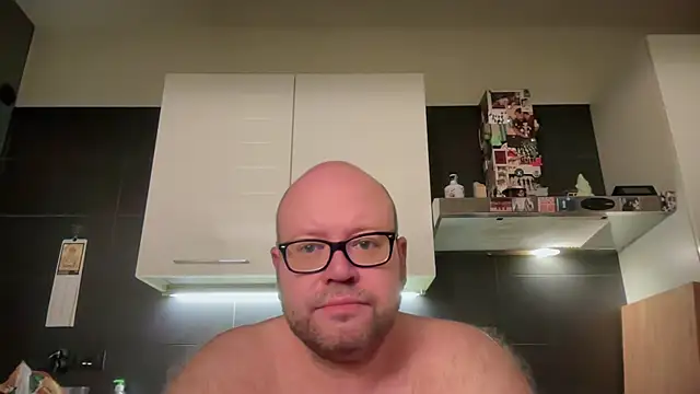 Snapshot of theitalianbear chatting on June 29, 2026, 1:23 am theitalianbear online show from June 29, 2026, 1:23 am