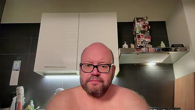 Snapshot of theitalianbear chatting on July 13, 2026, 2:25 am theitalianbear online show from July 13, 2026, 2:25 am