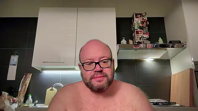 Snapshot of theitalianbear chatting on July 15, 2026, 2:28 am theitalianbear online show from July 15, 2026, 2:28 am