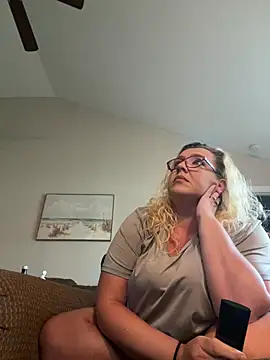 Snapshot of IntimateCpl chatting on August 5, 2026, 2:31 pm IntimateCpl online show from August 5, 2026, 2:31 pm