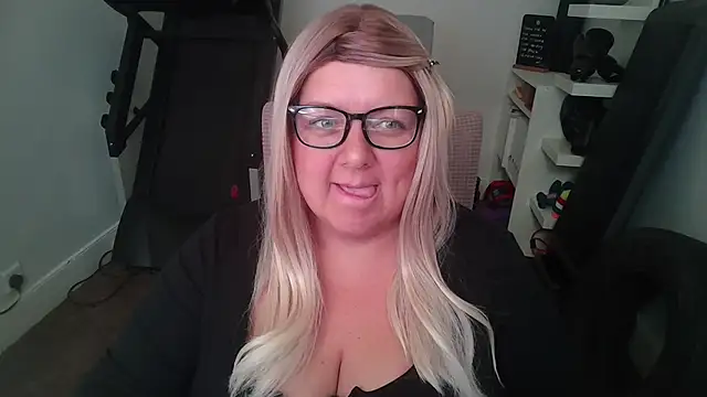 Blonde Exclusive online show from July 31, 2026, 10:25 am