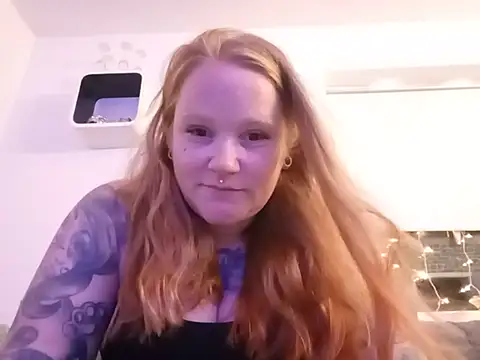 TinkTink87 online show from August 4, 2026, 8:44 pm
