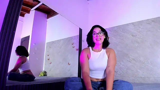 Liz Gomez online show from August 2, 2026, 2:10 am