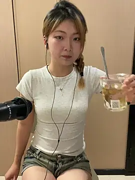 tingting89 online show from August 3, 2026, 10:10 am