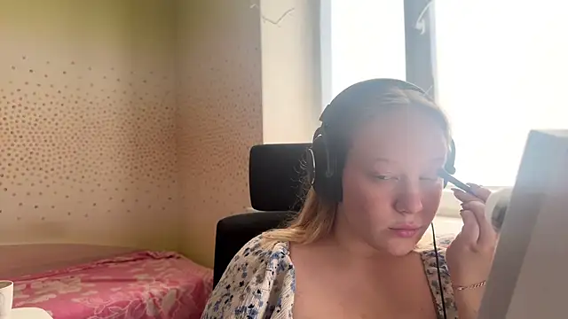 Snapshot of ConceptionDecourt chatting on August 6, 2026, 7:21 am ConceptionDecourt online show from August 6, 2026, 7:21 am