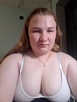 Jullia000 online show from August 3, 2026, 9:18 pm
