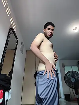 Snapshot of andrew_assxxx chatting on August 6, 2026, 12:40 pm andrew assxxx online show from August 6, 2026, 12:40 pm