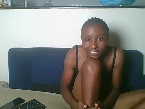 Snapshot of Petitesecret chatting on August 3, 2026, 10:24 pm Petitesecret online show from August 3, 2026, 10:24 pm