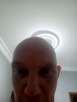 TheRealHunkyy online show from August 3, 2026, 9:29 pm