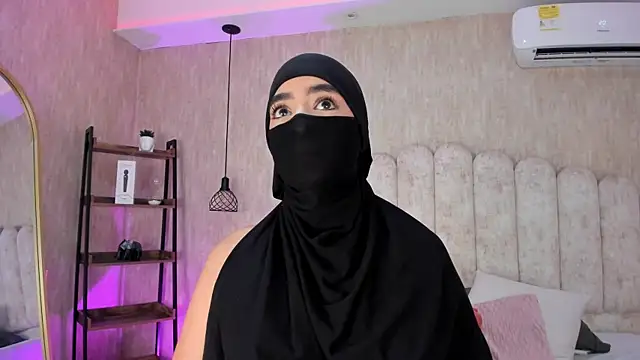 MariamNur  online show from August 4, 2026, 10:23 pm