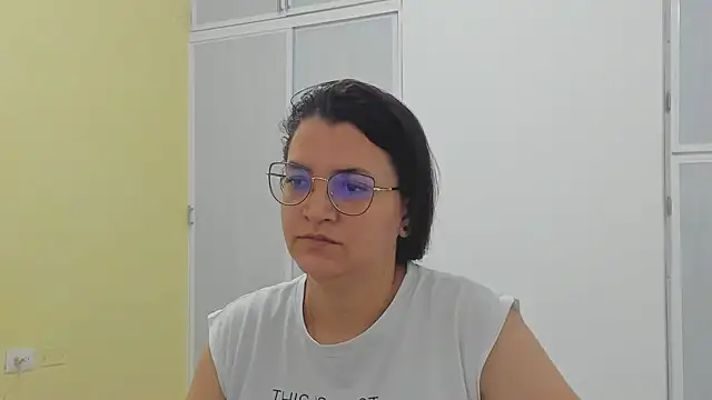 MARILYN GARCIA online show from March 12, 2025, 2:01 pm