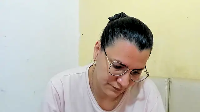 MARILYN GARCIA online show from May 5, 2026, 1:41 pm
