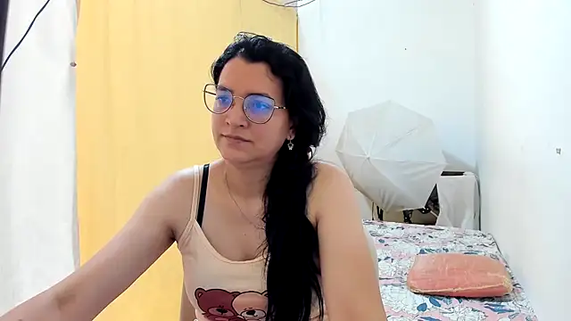 MARILYN GARCIA online show from May 21, 2026, 3:52 pm