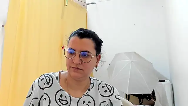 MARILYN GARCIA online show from May 26, 2026, 5:53 pm