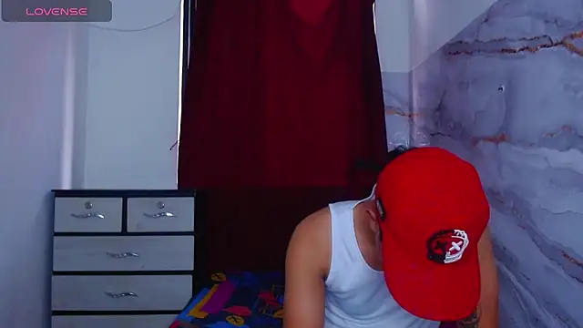 Snapshot of Kevin-Explosivo777 chatting on August 5, 2026, 9:39 pm Kevin-Explosivo777 online show from August 5, 2026, 9:39 pm