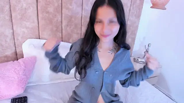 EmmaLily online show from August 9, 2026, 2:46 am