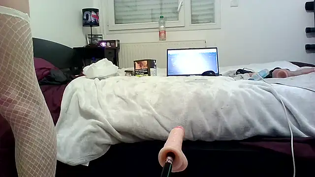 rachelsissy online show from November 25, 2025, 5:57 pm