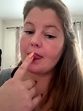 BootyLola online show from November 8, 2025, 10:48 am