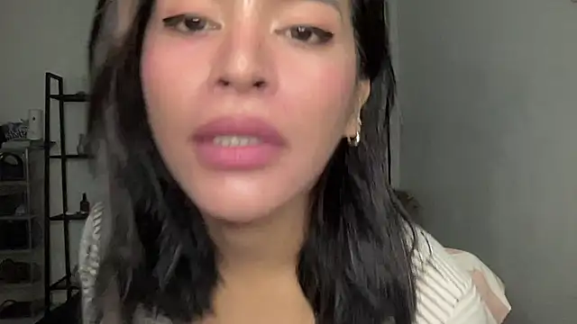 your bianca69 online show from April 1, 2026, 12:33 am