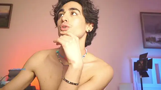 AlanDeNavarre online show from March 5, 2025, 12:49 am