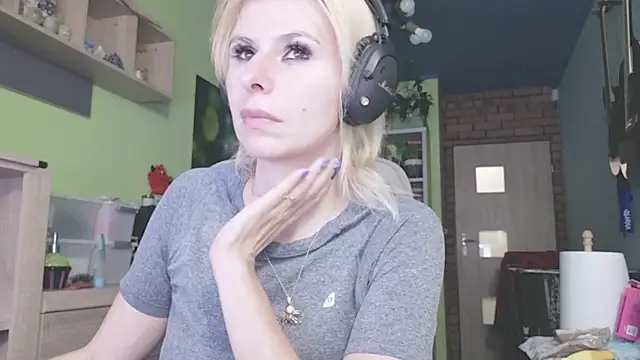 karmija online show from November 24, 2025, 9:47 pm