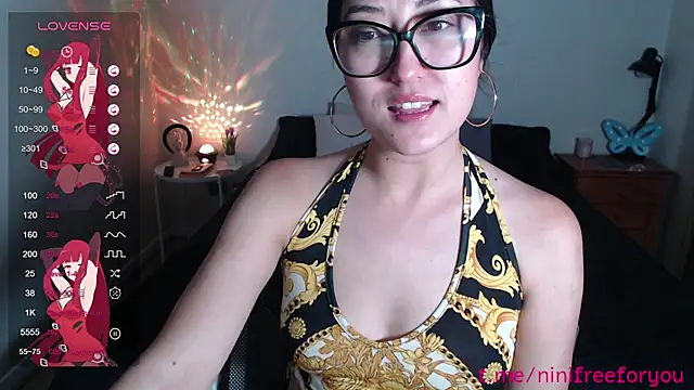 Ninimoon online show from November 24, 2025, 2:44 am