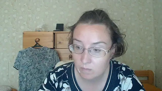 Snapshot of Smart_Rose chatting on June 24, 2026, 10:25 am Smart Rose online show from June 24, 2026, 10:25 am