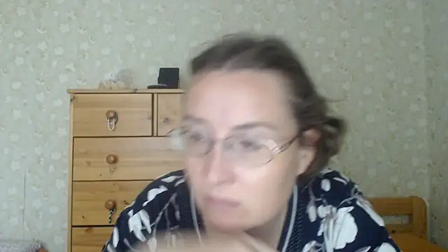 Snapshot of Smart_Rose chatting on June 26, 2026, 9:46 am Smart Rose online show from June 26, 2026, 9:46 am