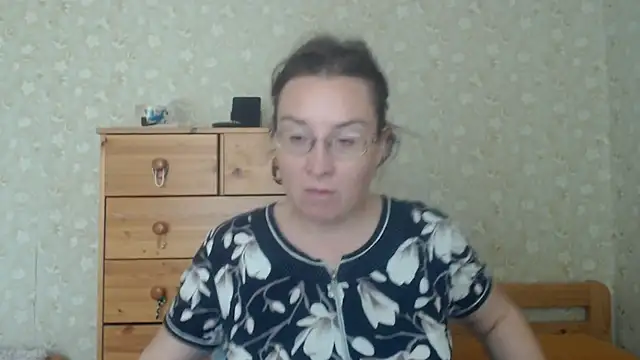Snapshot of Smart_Rose chatting on June 30, 2026, 8:04 am Smart Rose online show from June 30, 2026, 8:04 am