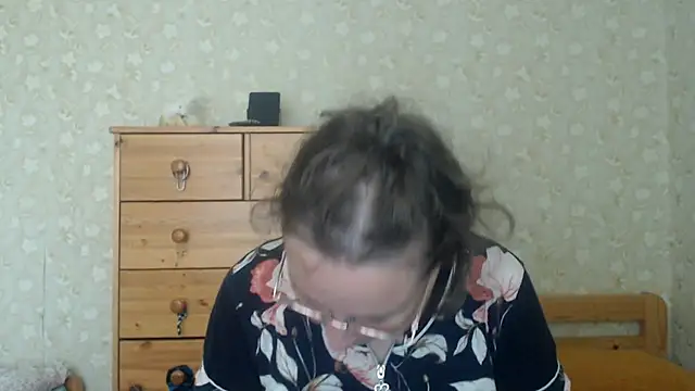 Snapshot of Smart_Rose chatting on July 11, 2026, 1:47 pm Smart Rose online show from July 11, 2026, 1:47 pm