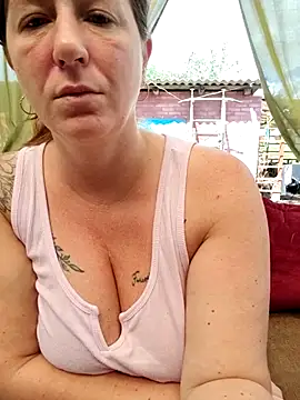 Snapshot of Natali_UA chatting on July 6, 2026, 8:22 am Natali UA online show from July 6, 2026, 8:22 am