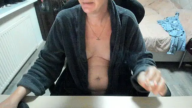 Snapshot of minoesje37 chatting on November 1, 2025, 8:33 pm minoesje37 online show from November 1, 2025, 8:33 pm