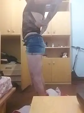 Snapshot of Elodie76 chatting on September 10, 2025, 9:48 pm Elodie76 online show from September 10, 2025, 9:48 pm