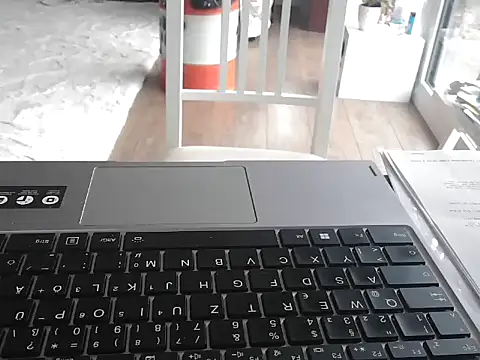 Snapshot of LuckyLuke13 chatting on November 1, 2025, 10:06 am LuckyLuke13 online show from November 1, 2025, 10:06 am