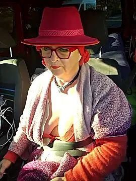 Snapshot of MucMilf59 chatting on November 4, 2025, 8:02 am MucMilf59 online show from November 4, 2025, 8:02 am