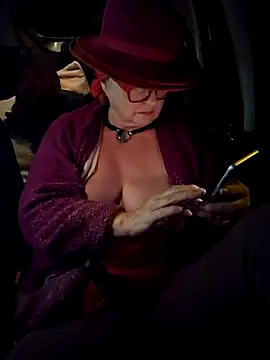 Snapshot of MucMilf59 chatting on November 4, 2025, 8:52 pm MucMilf59 online show from November 4, 2025, 8:52 pm