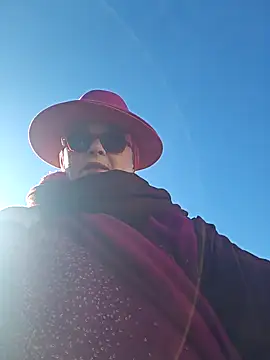 Snapshot of MucMilf59 chatting on November 6, 2025, 10:27 am MucMilf59 online show from November 6, 2025, 10:27 am