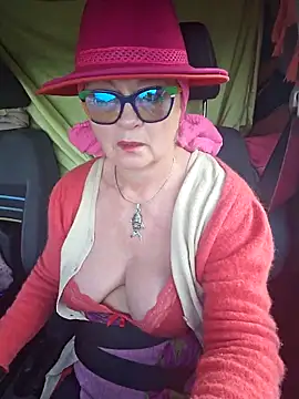 Snapshot of MucMilf59 chatting on November 16, 2025, 8:31 am MucMilf59 online show from November 16, 2025, 8:31 am