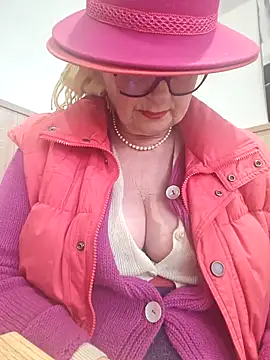 Snapshot of MucMilf59 chatting on November 29, 2025, 12:08 pm MucMilf59 online show from November 29, 2025, 12:08 pm