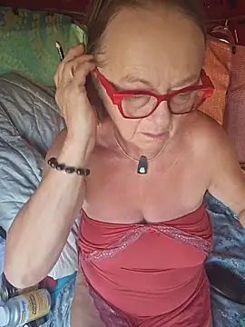 Snapshot of MucMilf59 chatting on July 1, 2026, 6:37 am MucMilf59 online show from July 1, 2026, 6:37 am