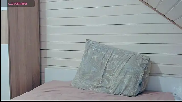 I AM MILF online show from March 17, 2025, 7:04 pm