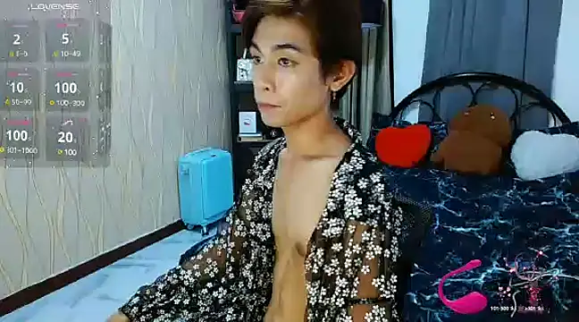 Snapshot of WildestTwink chatting on December 6, 2024, 1:33 pm WildestTwink online show from December 6, 2024, 1:33 pm