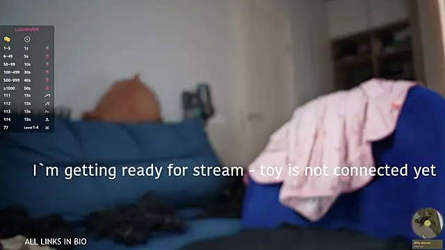 LAUREL HAZEL online show from February 6, 2025, 7:07 pm