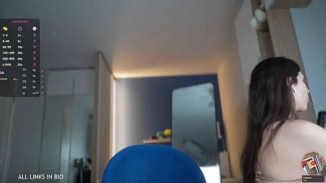 LAUREL HAZEL online show from February 20, 2025, 7:19 pm