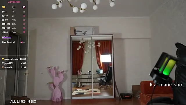 LAUREL HAZEL online show from February 24, 2026, 5:55 pm